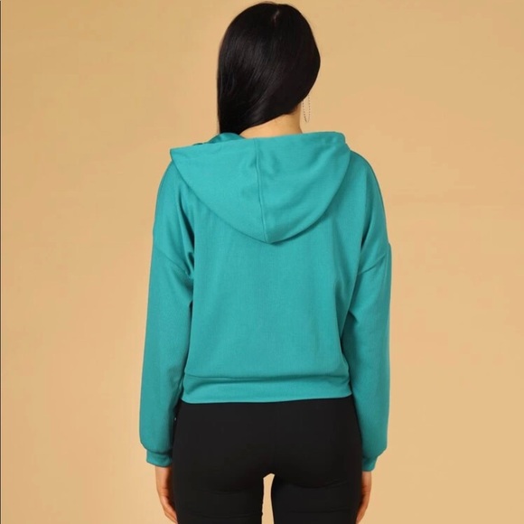 Miro’ Woman’s Drop Shoulder Cropped Hoodie - Picture 5 of 6
